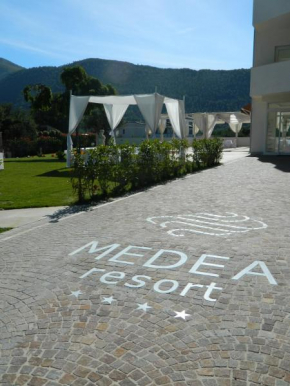 Отель Medea Resort  Беллона